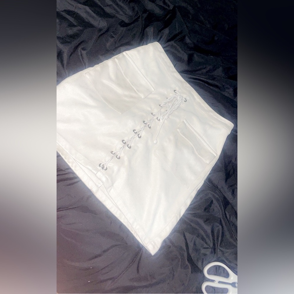 Cute cream Tobi skirt size Small mini